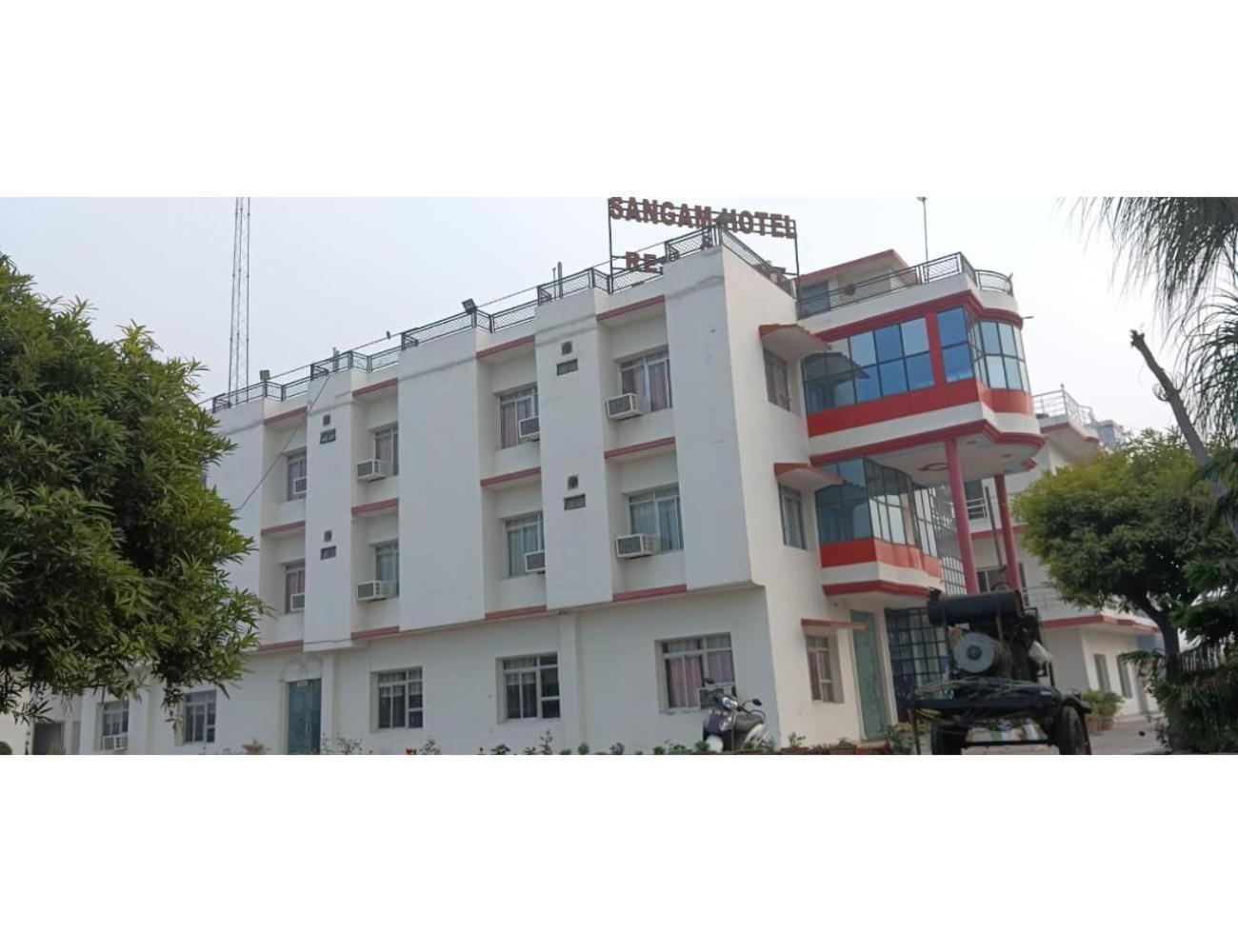 Hotel Sangam, 바라나시 외부 사진